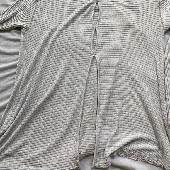 🌸we the free lovers ribbed split back pullover top - Picture 3 of 6